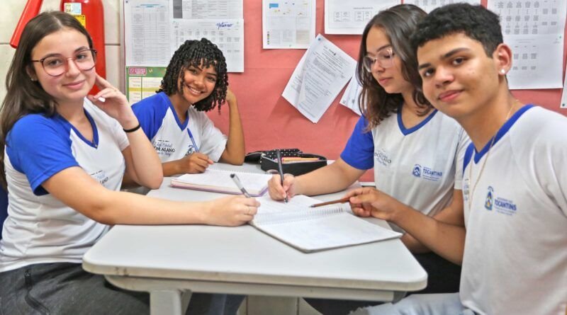 Concurso de Cartas dos Correios destinará R$ 10.000 para o aluno que escrever o melhor texto