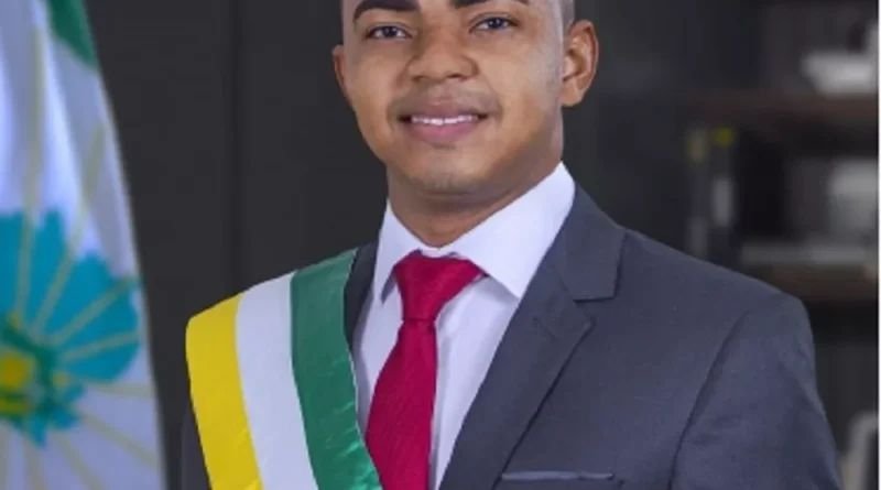 Prefeito de Formoso do Araguaia é preso em flagrante por posse ilegal de arma de fogo durante operação da Polícia Federal