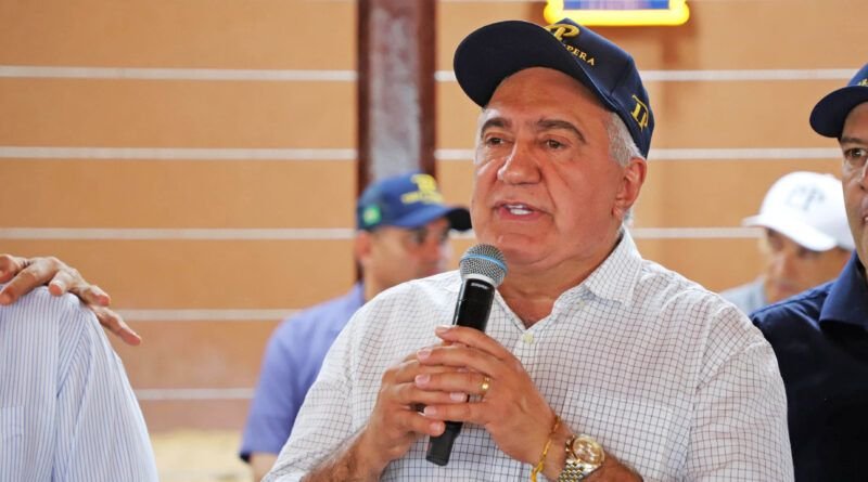 Laurez Moreira participa da inauguração de tatersal e destaca força do agronegócio tocantinense