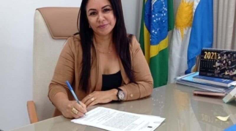 Prefeita, vice, secretários e até o presidente da câmara são afastados do cargo durante operação por fraude em licitação