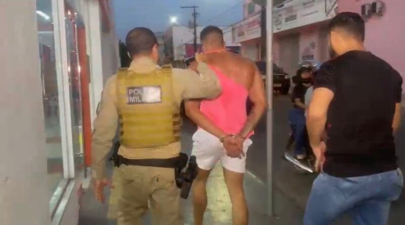 Casal é preso em Araguaína por direção perigosa, uso de drogas e desacato após perseguição policial