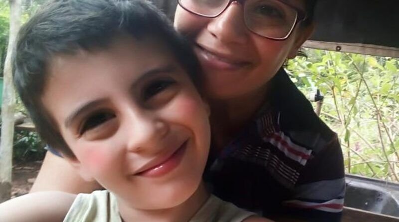 Herói! Menino de 10 anos salva mãe que estava sendo eletrocutada