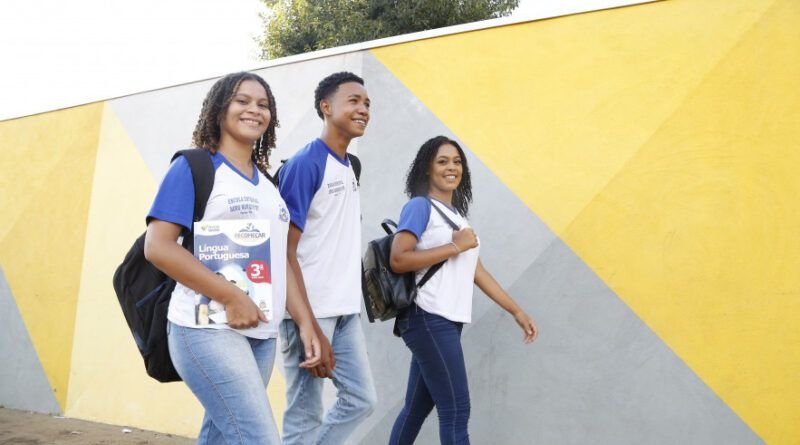 Aberta a temporada de matrículas e rematrículas da rede estadual para 2024; confira datas