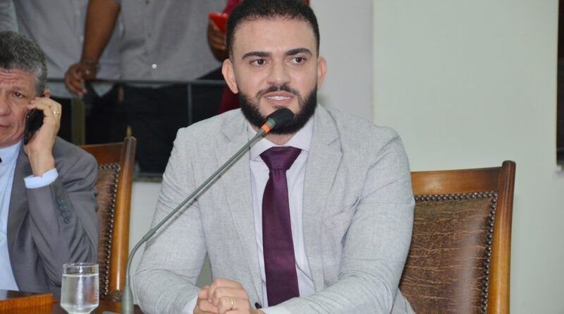 Sancionada Lei de Léo Barbosa que cria polÃtica estadual de fornecimento de medicamentos à base de canabidiol