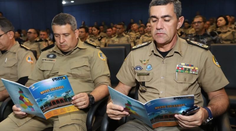 PolÃcia Militar realiza solenidade de lançamento da 5º edição da ?PMTO em Revista? e entrega certificados à formandos dos Cursos de Aperfeiçoamento