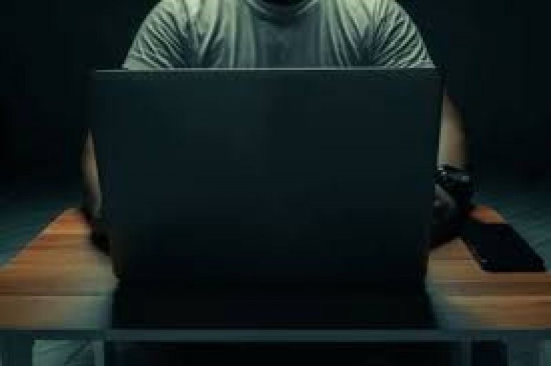 PF cumpre mandados de busca e apreensão contra suspeito de divulgar pornografia infantil