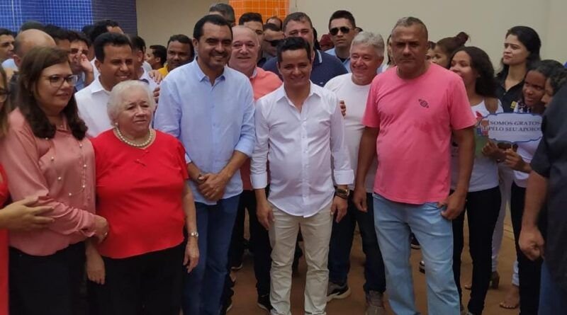 Defensor da obra, Jorge Frederico participa da inauguração de Escola no Nova AraguaÃna