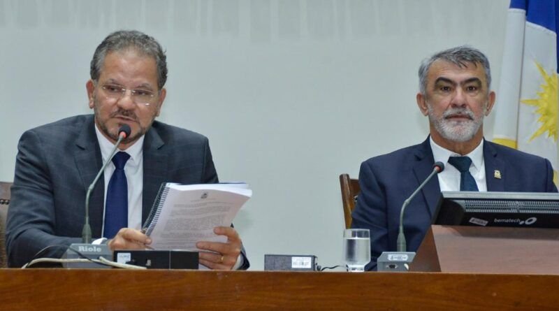 Aleto recebe mensagem do Executivo na abertura do Ano Legislativo