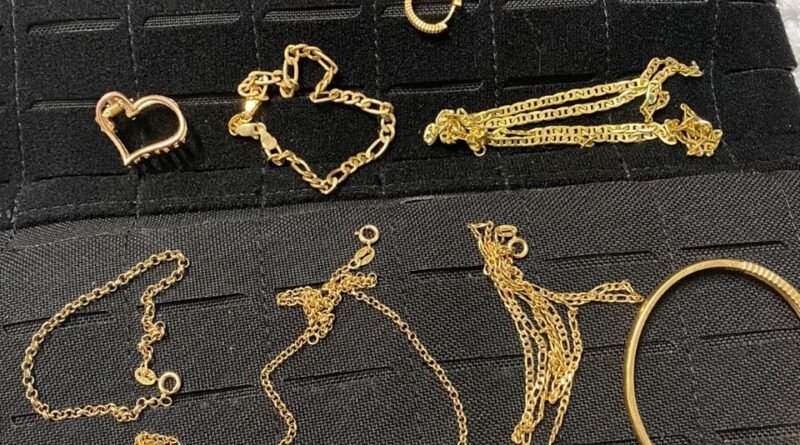 Polícia prende um dos assaltantes que roubou R$ 20 mil em joias de um salão de beleza