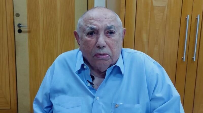 Siqueira Campos é internado com pneumonia bacteriana