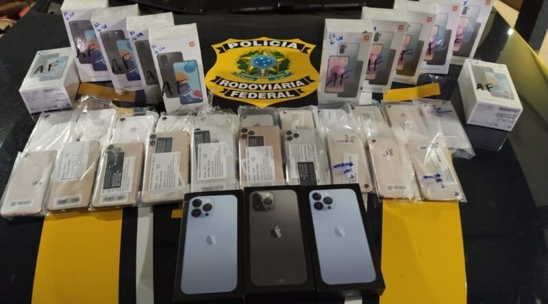 PRF apreende 35 aparelhos celulares em Guaraí