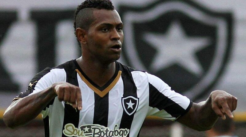 Julgamento de Jobson, ex-Botafogo, é marcado para outubro; jogador é acusado de estuprar meninas de 14 e 16 anos
