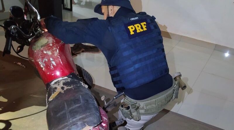 PRF apreende duas motos adulteradas e detém condutor embriagado