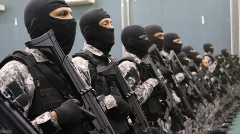 Grupo de Operações Especiais da PolÃcia Penal forma 18 novos agentes