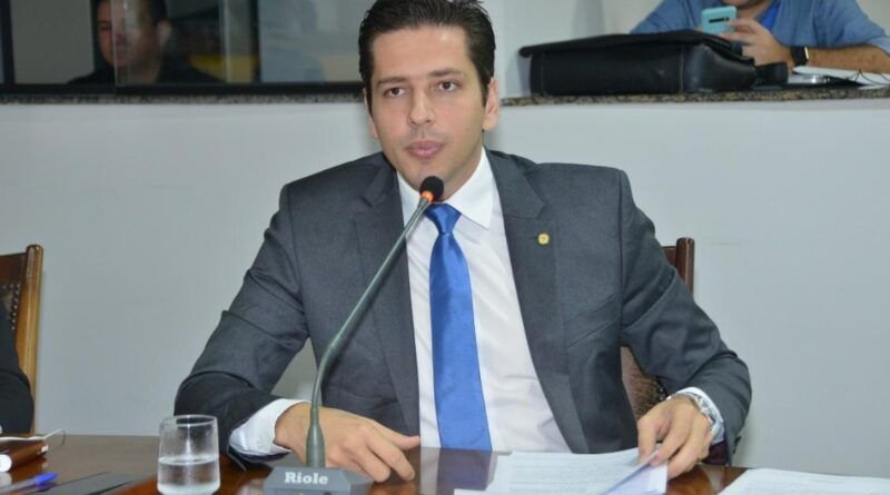 Olyntho quer reconhecimento de risco e porte de arma para atirador desportivo