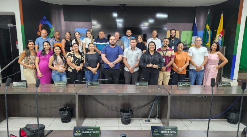 Câmara de AraguaÃna realiza oficina de Cerimonial e Protocolo para servidores