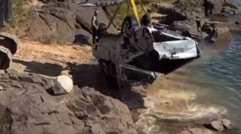 Caminhonete de vítima da queda da Ponte JK é removida do fundo do Rio Tocantins