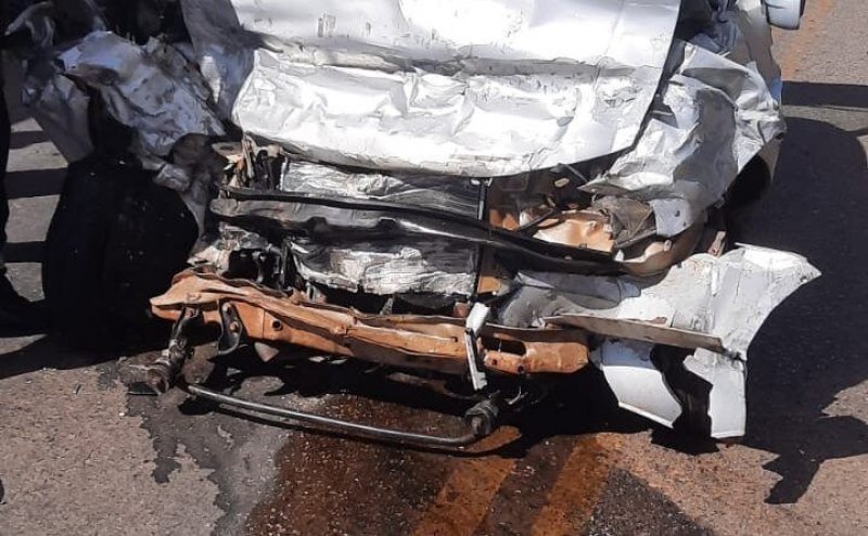 Cinco jovens morrem em grave acidente entre carro e caminhão na TO-040
