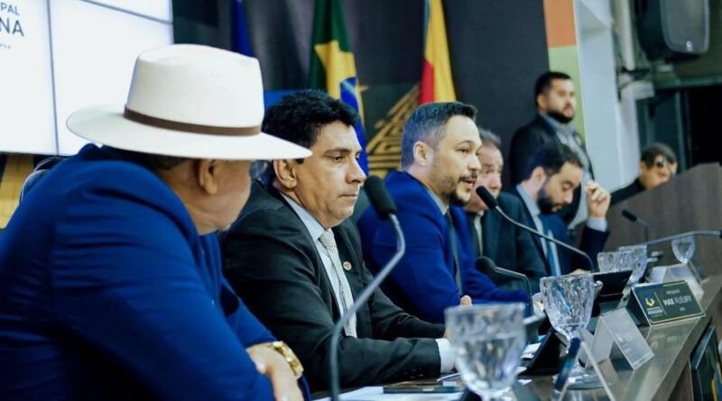 Vereadores de Araguaína aprovam aumento de até 200% nas próprias diárias, incluindo pagamento em dólar