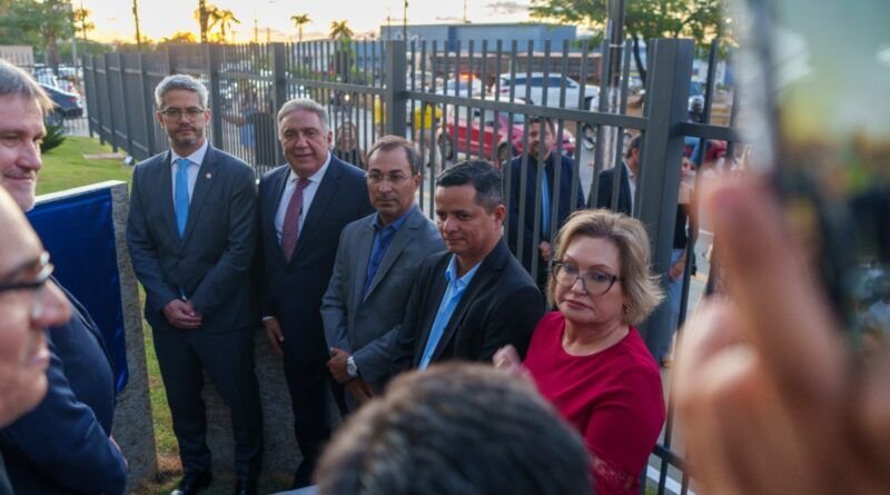 O reencontro entre Wagner e Jorge; quando a polÃtica desce do palanque e sobe de nÃvel