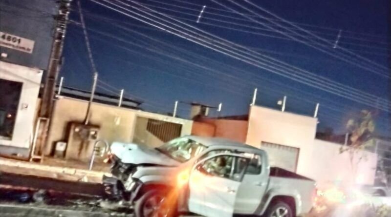 Noite de sábado tem atropelamento e colisões em série em AraguaÃna