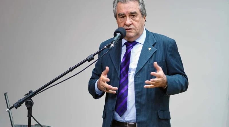 Deputados e senadores receberam mais de R$ 100 milhões em reembolsos médicos; Célio Moura (PT) está entre os que mais gastaram