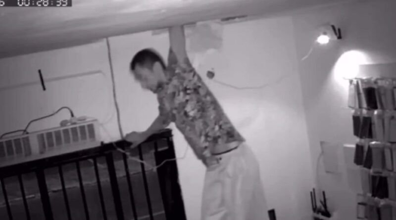 Câmeras flagram ladrão invadindo loja pelo forro em Araguaína