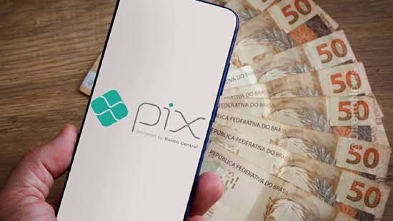 Jovem recebe Pix de R$ 228 por engano, não devolve e terá que pagar o triplo
