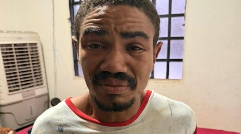 Homem com tornozeleira invade casa, ataca mulheres com marreta e facão e é preso durante tentativa de estupro em Araguaína